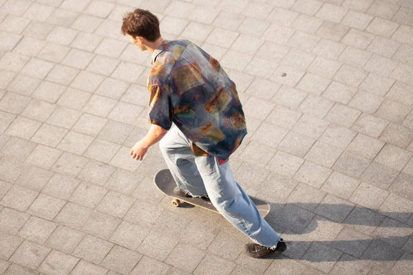 Young Guys Stylish Clothes Ride Skateboard Park — Stock Photo, Image