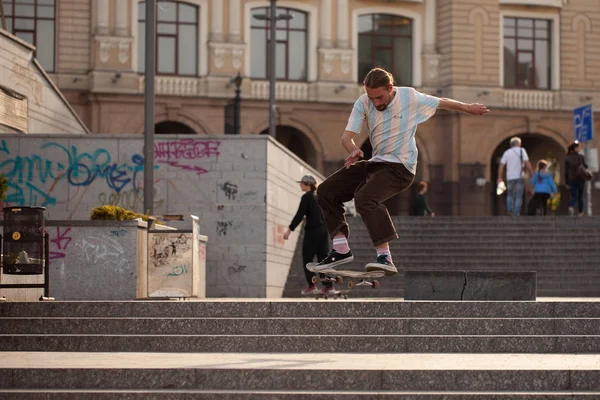 Young Guys Stylish Clothes Ride Skateboard Park — 스톡 사진