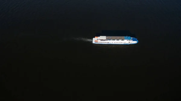 Großes Transportschiff Auf Dem Fluss Blick Von Oben — Stockfoto