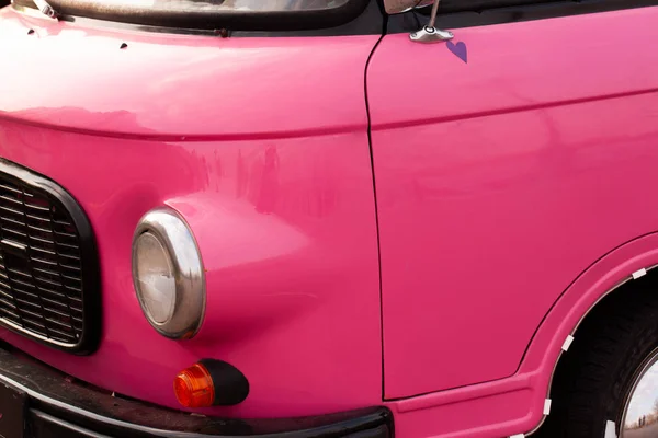 Retro Růžové Auto Blízko — Stock fotografie