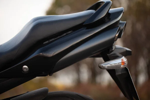 Vélo Sport Noir Élégant Dans Rue — Photo