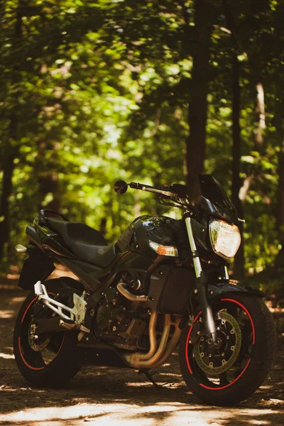 Sportliches Schwarzes Motorrad Vor Dem Hintergrund Einer Grauen Wand Studio — Stockfoto