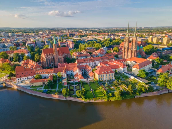 Polonya Wroclaw şehrinin havadan panoramik görüntüsü