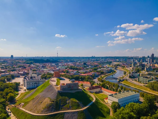 Letecký Pohled Historické Střechy Vilniusu Hrad Gediminas Kopci — Stock fotografie