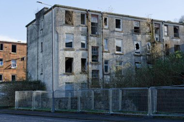 Glasgow İngiltere 'deki fakir konutlarda kiralık konutlar.