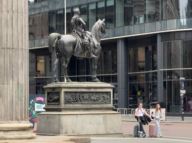 Glasgow, İngiltere, 7 Eylül 2025, Arthur Wellesley 'in binicilik heykeli, Wellington Dükü
