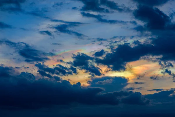 Beautiful Irisation Rainbow Clouds Sky Beautiful Nuvens Coloridas Céu Nublado — Fotografia de Stock