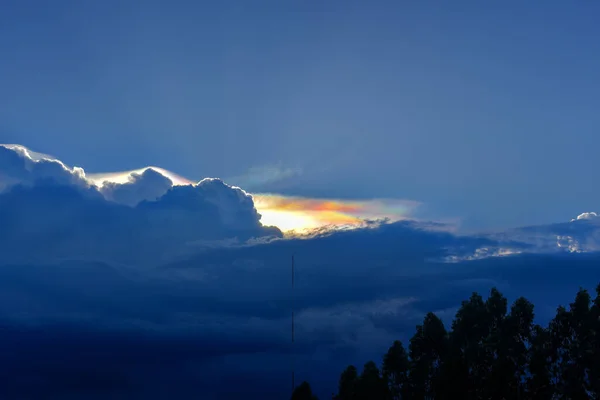 Krásné Irisation Rainbow Clouds Sky Beautiful Barevné Mraky Zatažené Obloze — Stock fotografie