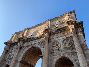 Arco di Costantino - Roma, İtalya 'da günbatımında Constantine Zafer Kemeri manzarası
