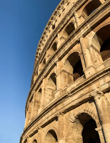 Vista Baixo Ângulo Antiga Arquitetura Império Romano Coliseu Roma Itália — Fotografia de Stock