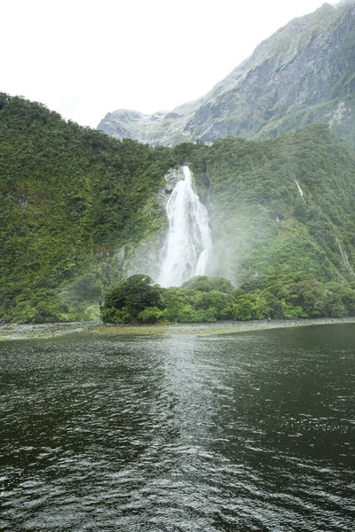 Cachoeira Milford Sound National Park South Island Nova Zelândia — Fotografia de Stock