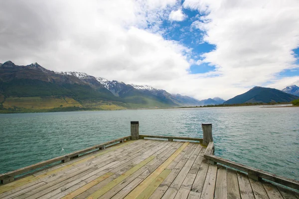 瓦卡蒂普湖 Lake Wakatipu 是新西兰南岛的一个内陆湖泊 它位于奥塔戈地区的西南角 靠近它与南岛的边界 — 图库照片