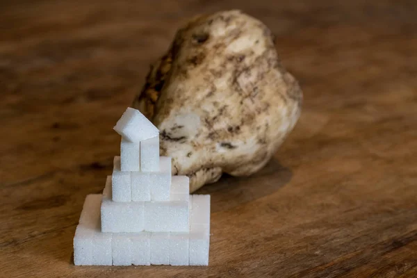 Masanın üzerinde şeker pancarı