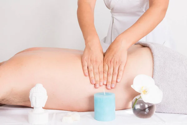 Homem Relaxante Com Mulher Mão Massagem Spa Beleza — Fotografia de Stock