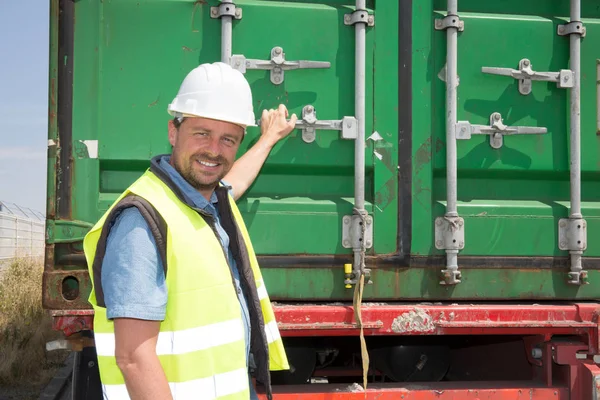 Een Bouwvakker Site Openen Rug Van Een Container Een Vrachtwagen — Stockfoto