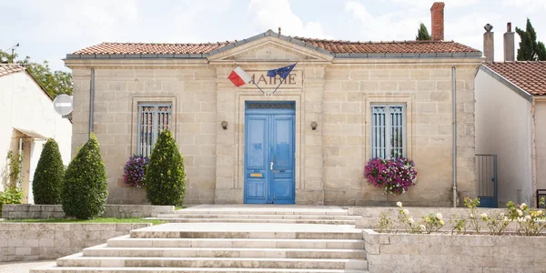 Pequeño Ayuntamiento Pueblo Francés Ayuntamiento — Foto de Stock