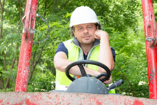 Vrolijke Man Graafmachine Exploitant Bouwplaats — Stockfoto