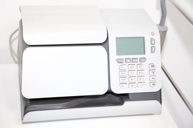 posta tartmak ve bir şirkette pul için bir ölçek