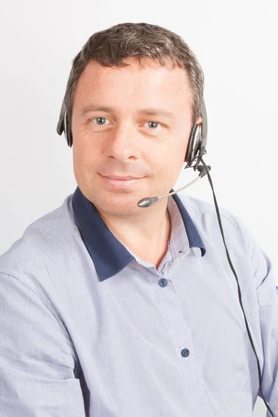 Retrato Feliz Sonriente Operador Telefónico Atención Cliente Masculino Lugar Trabajo — Foto de Stock
