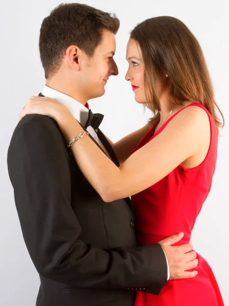 Image Mode Des Jeunes Couples Baiser Élégant Câlin Dans Amour — Photo