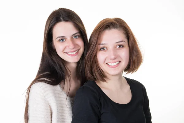 Deux Jeunes Belles Copines Sportives Femmes Isolées Fond Blanc — Photo