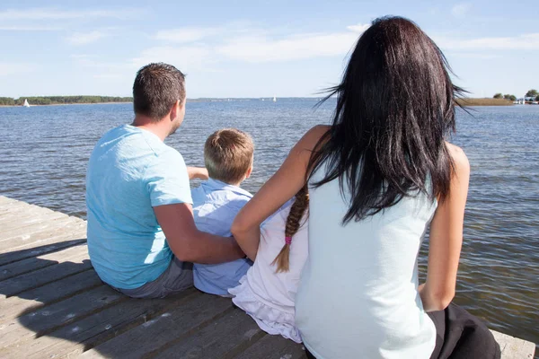 Young Happy Family Vacation Sit Pontoon Beach — Stock Photo, Image