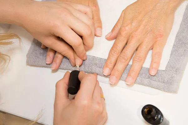 Girl Manicurist Applying Nail Coat Thick Brush — Stock Photo, Image