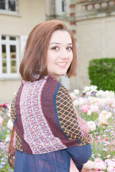 Beautiful Young Red Haired Woman Street Pretty Flowers — Stock Photo, Image