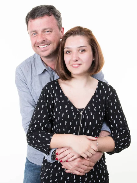 Atrakcyjny Dorywczo Kaukaski Para Zakochanych Przytulić Tle — Zdjęcie stockowe