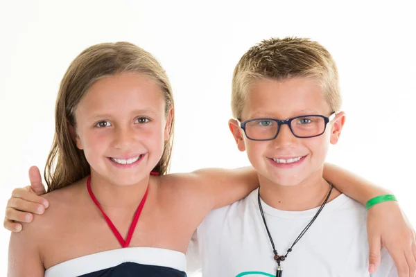 Frère Sœur Famille Enfants Portrait Sur Fond Blanc — Photo