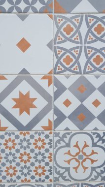 Patchwork Mayolikası seramik tasarımında Fas fayans döşeme