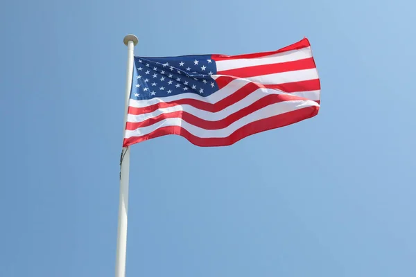 Bandera América Una Alfombra Viento Cielo Azul — Foto de Stock