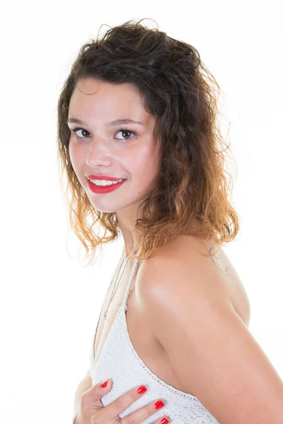 Beleza Jovem Mulher Retrato Com Cabelos Cacheados Fundo Branco — Fotografia de Stock