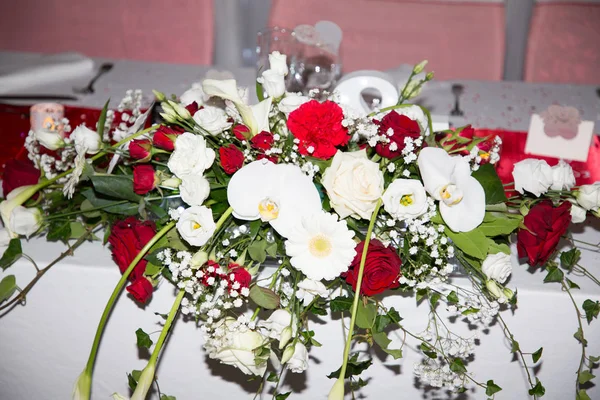 Rosa Vermelha Branca Decoração Mesa Casamento Para Noiva Noivo Lugar — Fotografia de Stock