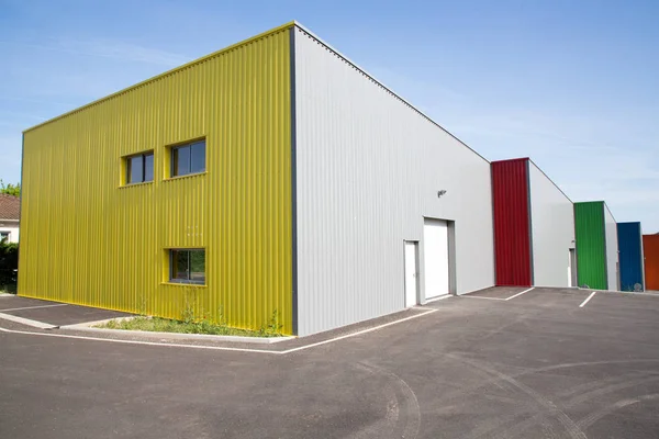 Fachada Gris Hecha Paneles Aluminio Con Puertas Ventanas Edificio Industrial — Foto de Stock