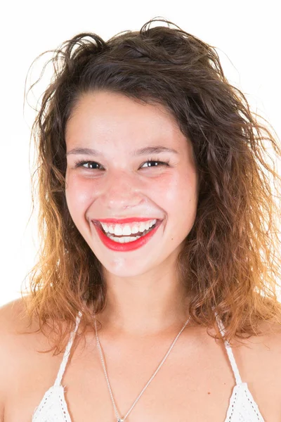 Portret Van Jonge Mooie Curly Brunette Meisje Glimlachend Kijken Camera — Stockfoto