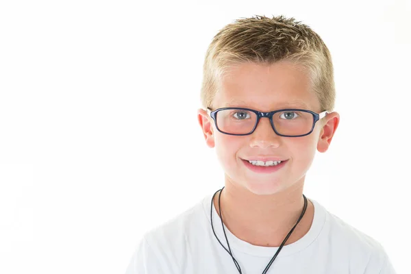 Fröhlicher Kleiner Junge Kinderporträt Blond Und Brille — Stockfoto