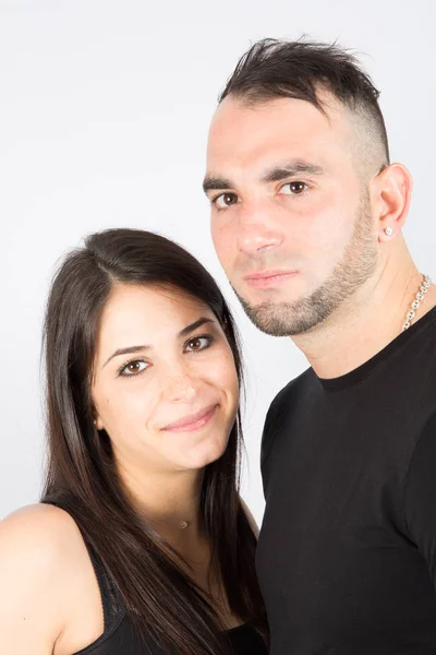 Retrato Alegre Pareja Joven Sobre Fondo Blanco —  Fotos de Stock