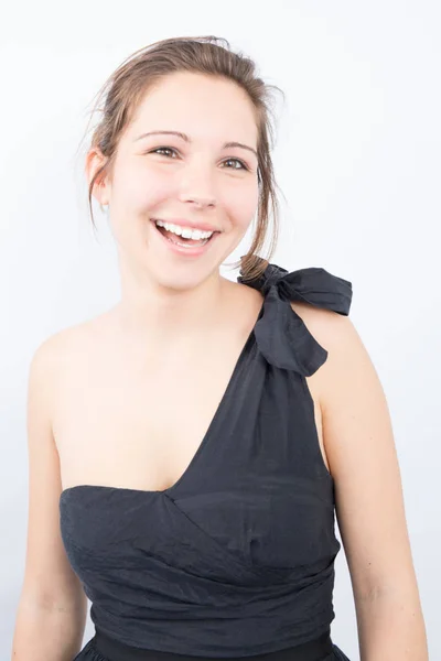 美容ファッションの肖像画 若い女性の笑顔 — ストック写真