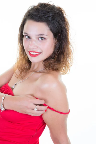 Retrato Jovem Mulher Feliz Com Belo Cabelo Encaracolado Vestido Vermelho — Fotografia de Stock