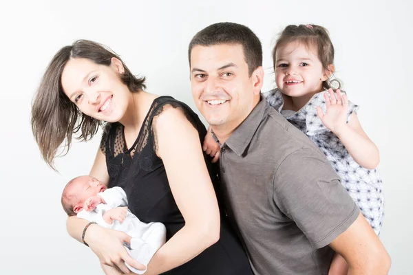 Familie Mit Kindern Zuhause Liebe Vertrauen Und Zärtlichkeit Vater Mutter — Stockfoto
