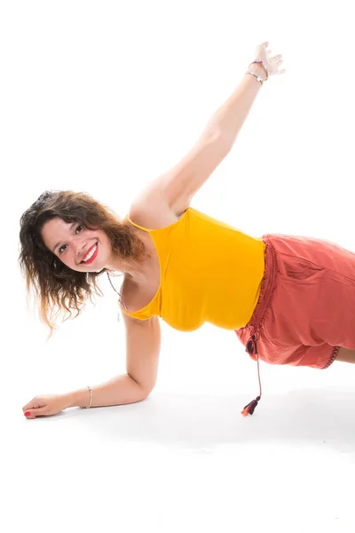 Hermosa Hermosa Mujer Rizada Haciendo Deportes Gimnasio — Foto de Stock