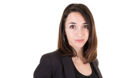 Beyaz duvar arka planda çalışmaya hazır olmak kendine güvenen güzel iş kadını