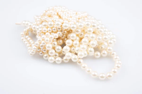 Joyería Blanca Lote Perlas Sobre Fondo Mesa Blanco — Foto de Stock