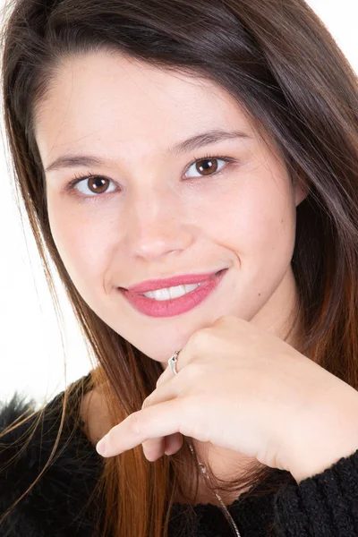 Retrato Una Joven Belleza Feliz Mujer Sonriendo Sobre Fondo Blanco — Foto de Stock