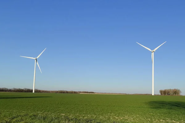 Άνεμος Τουρμπίνα Ανανεώσιμων Πηγών Ενέργειας Και Αειφόρου Ανάπτυξης Στη Φύση — Φωτογραφία Αρχείου