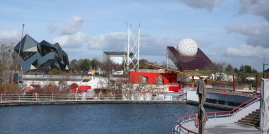 Poitiers, Nouvelle Aquitaine / Fransa - 03-02-2019: Futuroscope Poitou-Charentes tüm aile için eğlence parkı deneyim farklı bir tür
