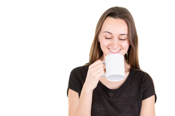 Heureuse Femme Attrayante Avec Les Yeux Fermés Boire Une Tasse — Photo