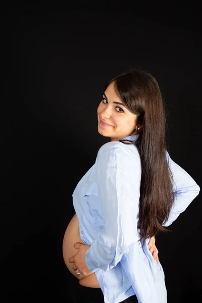 Schwangere Frau Junge Schönheit Brünette Porträt Auf Schwarzem Hintergrund Gesunde — Stockfoto