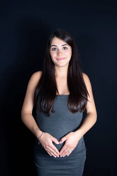 Beleza Grávida Jovem Mãe Retrato Acariciando Sua Barriga Sorrindo Conceito — Fotografia de Stock